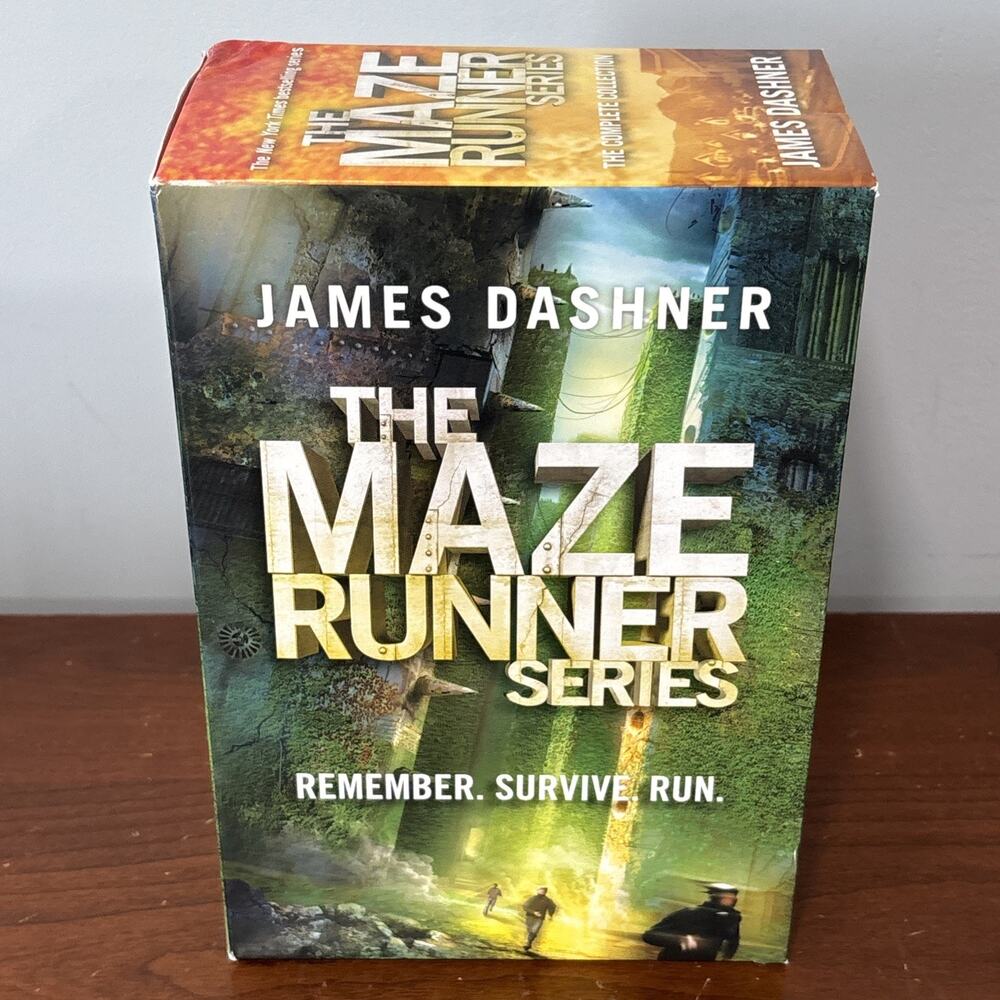 The Maze Runner Series by James Dashner 4 Paperbacks Boxed Set - Picture 2 of 11